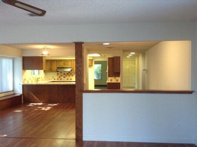 Building Photo - 9992 Stirling Park Dr