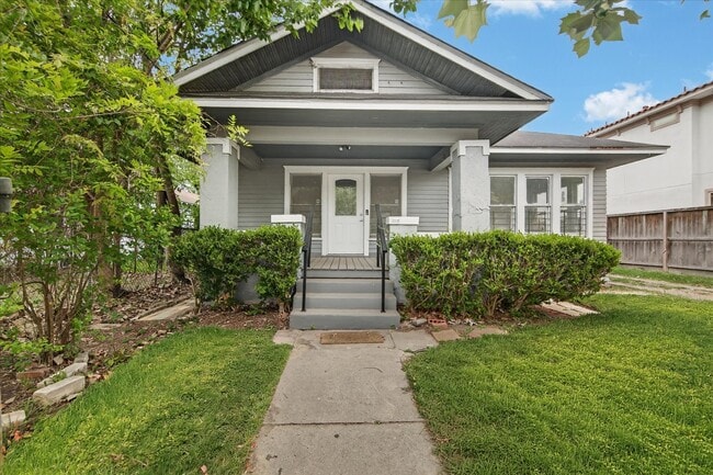 Building Photo - 1607 Holman St
