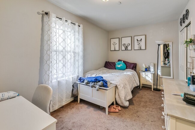 Photo - 1628 Willington St Apartment