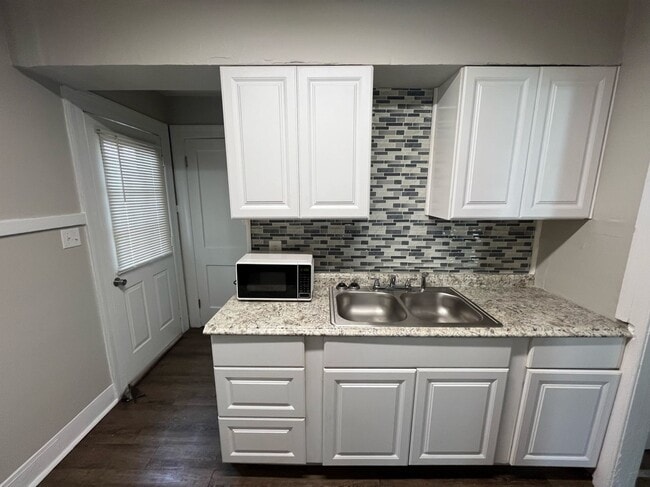 Building Photo - Located off of Victory Drive!! 2 Units Ava...