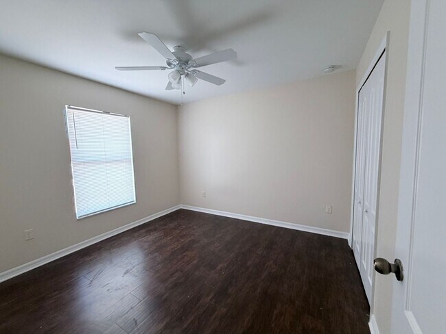 Foto del edificio - 3925 22nd St W