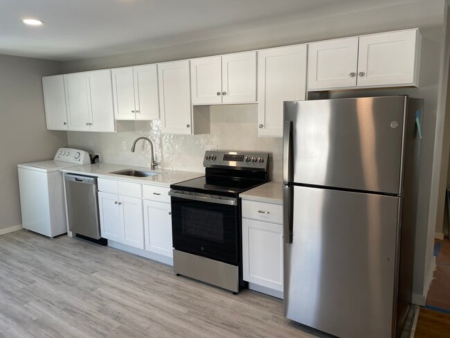 Building Photo - 38 Gerrard Ave