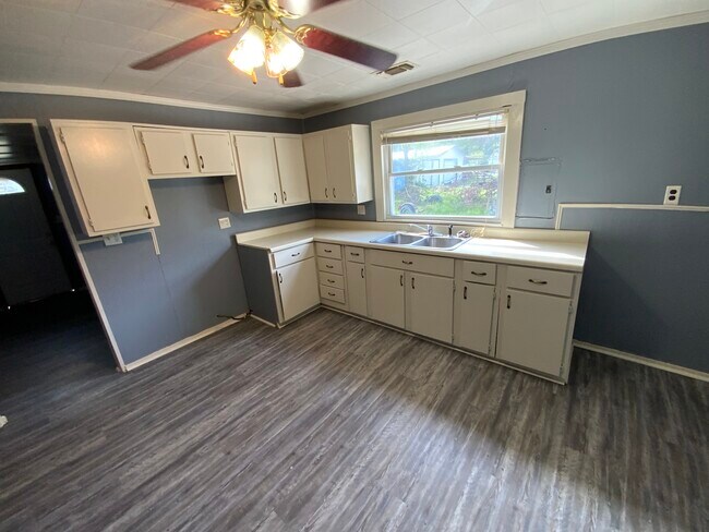 Building Photo - 117 Vance Ln
