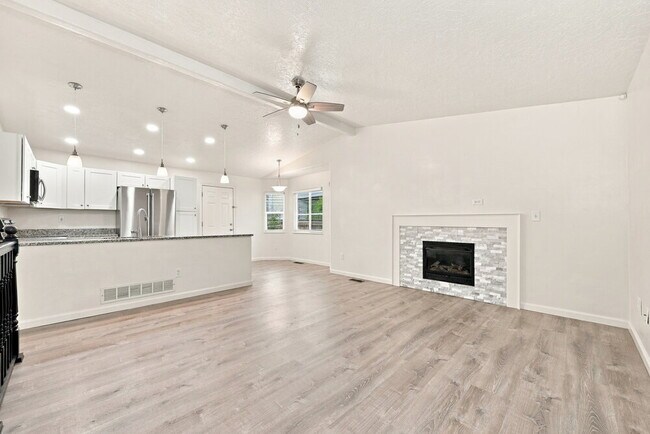 Foto del edificio - 8480 S Upham Way