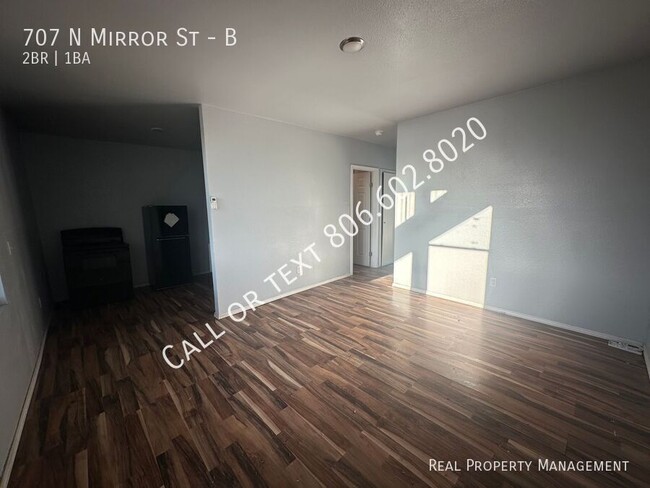 Foto del edificio - 2 bed 1 bath Mirror Apartments! HUD Accepted