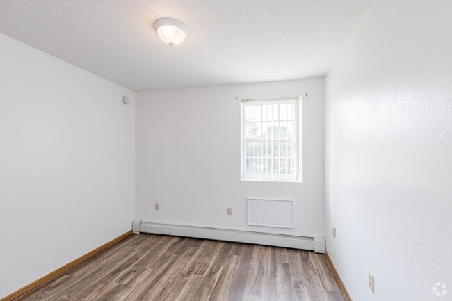 2BR, 1BA - 757SF - Meridian Point