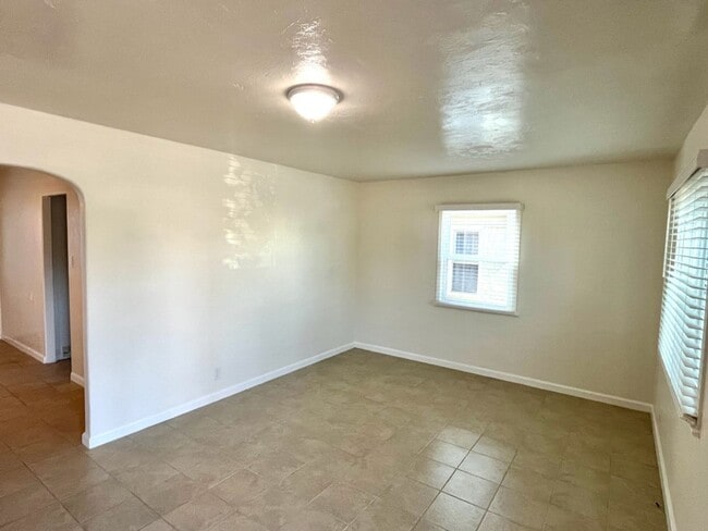 Building Photo - Downtown Encinitas 2BD home