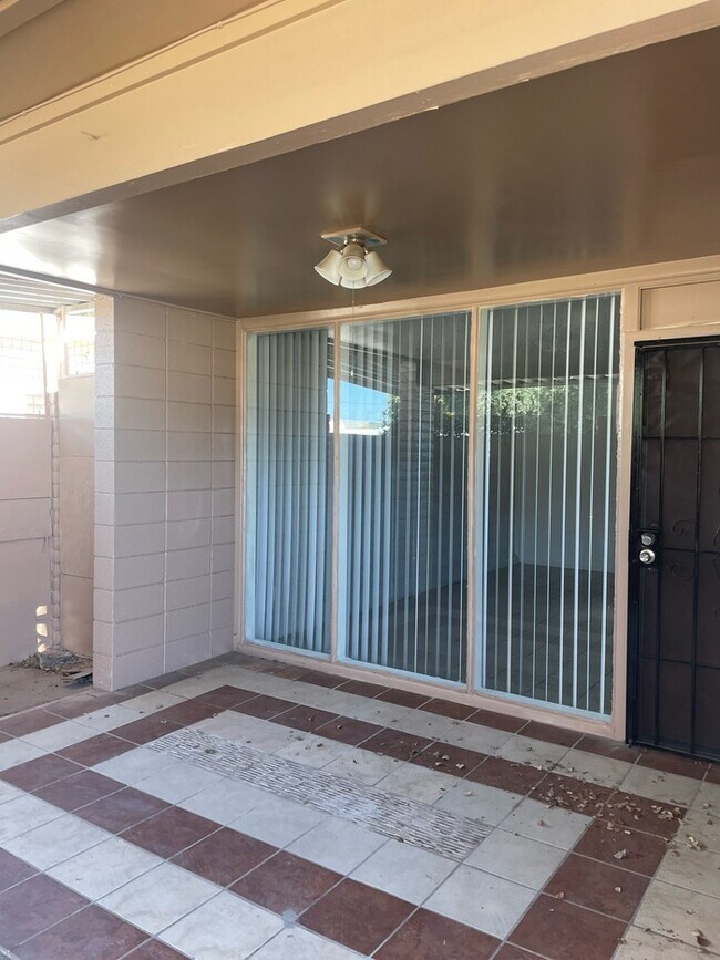 Foto del edificio - 5403 W Glenrosa Ave