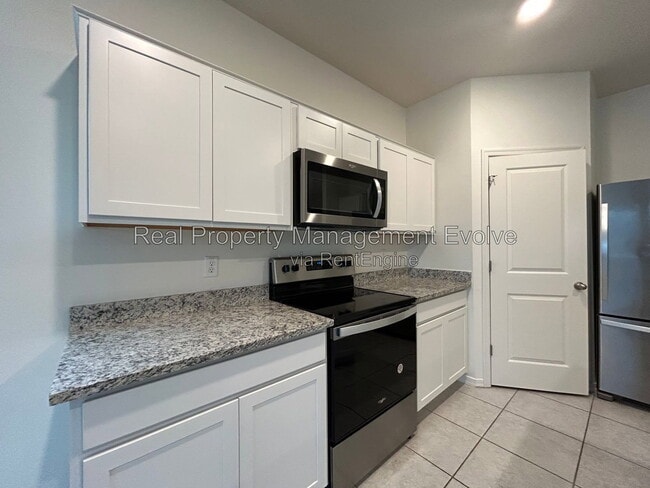 Building Photo - 6512 W Magdalena Ln