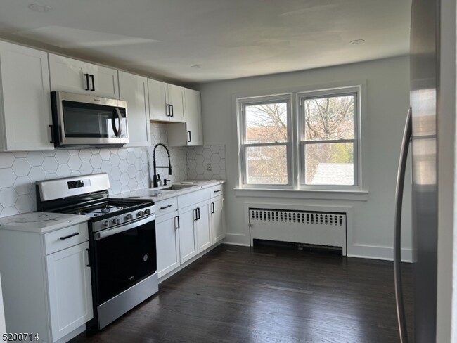 Building Photo - 406 Boulevard