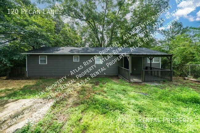 Foto del edificio - 120 Pecan Ln