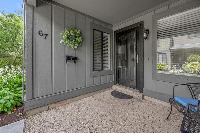 Building Photo - 500 Laketower Dr