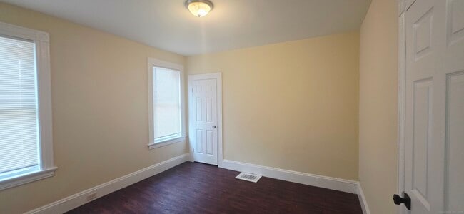 Building Photo - 273 Brooks St