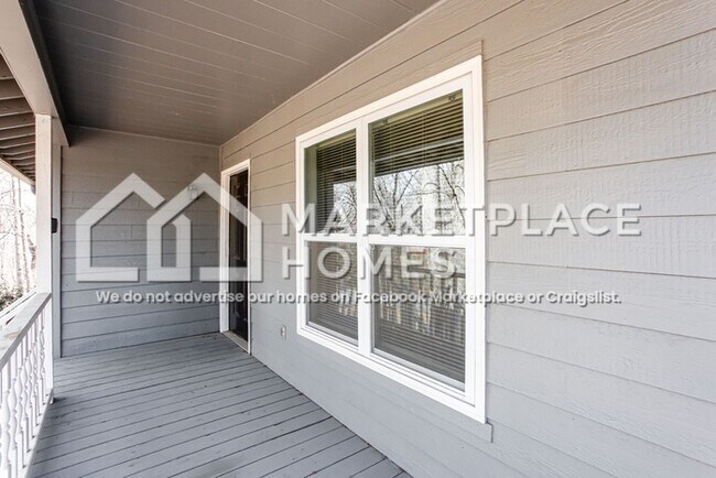 Building Photo - 3824 Cannon Dr