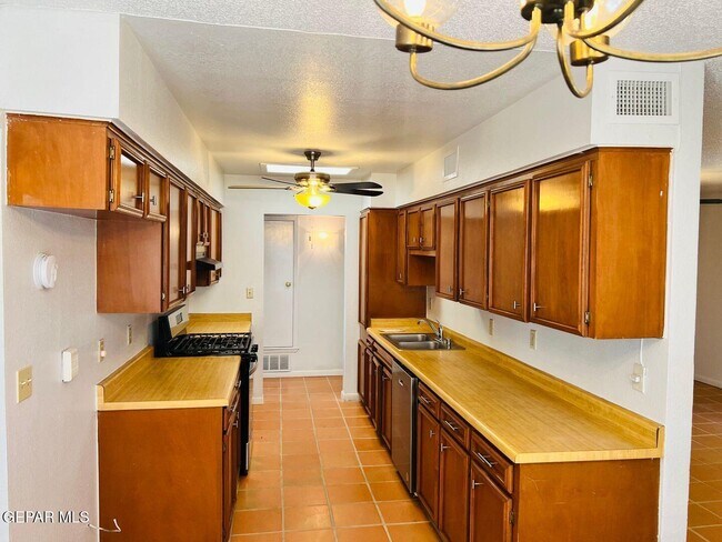 Foto del edificio - 408 Belvidere St