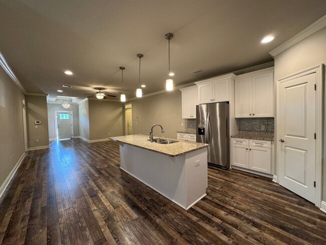 Building Photo - 2369 Belmont Dr