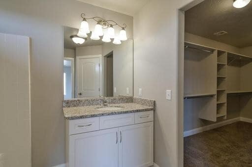 Building Photo - 2485 Bella Vista Dr
