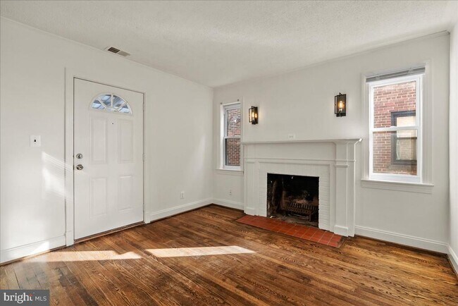 Foto del edificio - 6416 Blair Rd NW