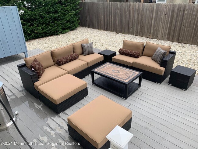 Building Photo - 979 Ocean Ave