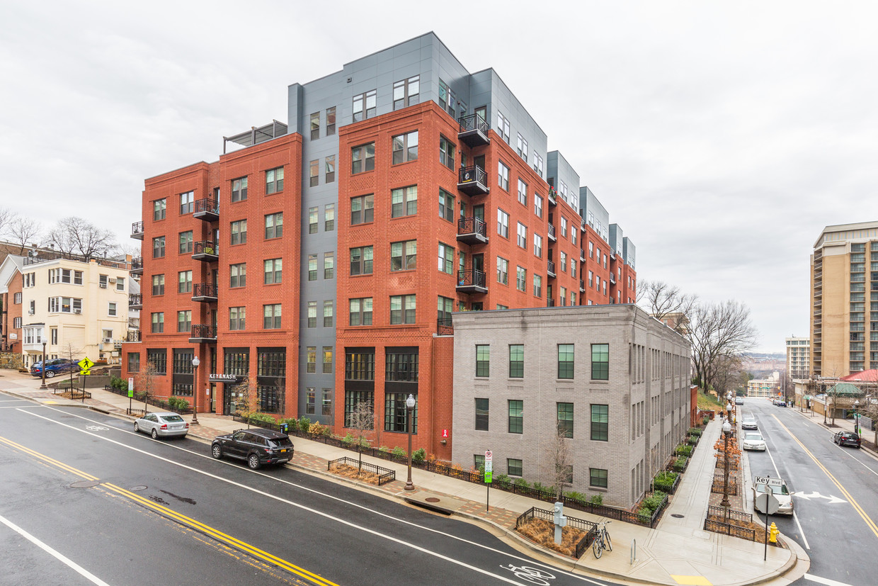 Foto principal - 1411 Key Blvd
