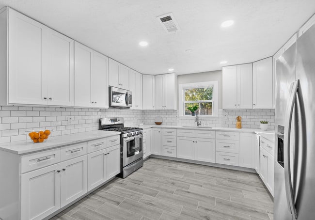 Foto del edificio - 8050 Tavenor Ln