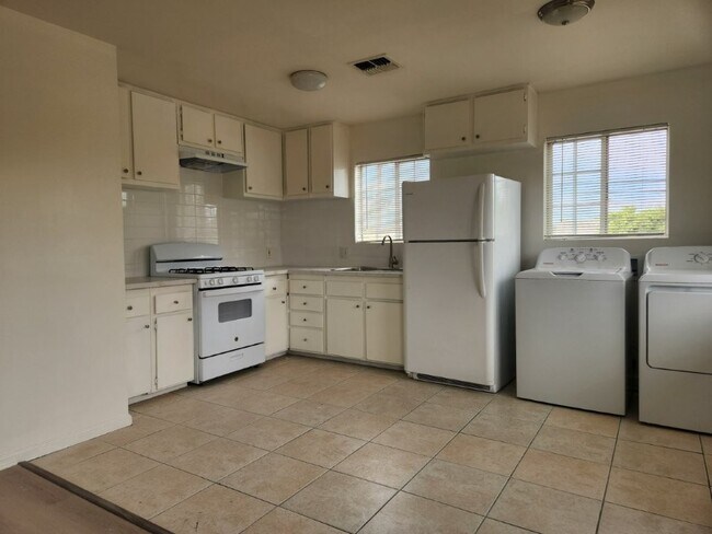 Building Photo - 4932 S Slauson Ave