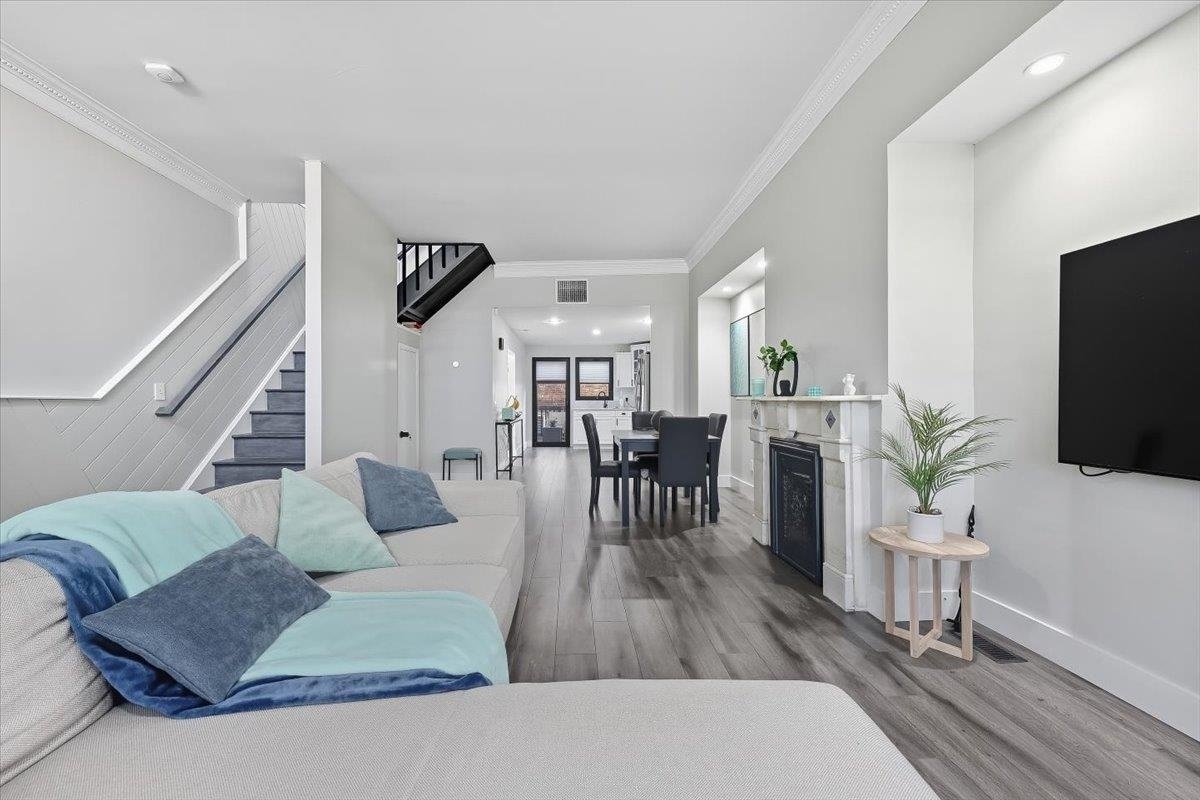 Primary Photo - 49A SOUTH St