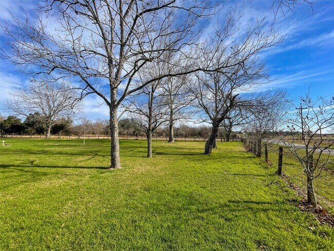 Foto del edificio - 401 Anderson Rd