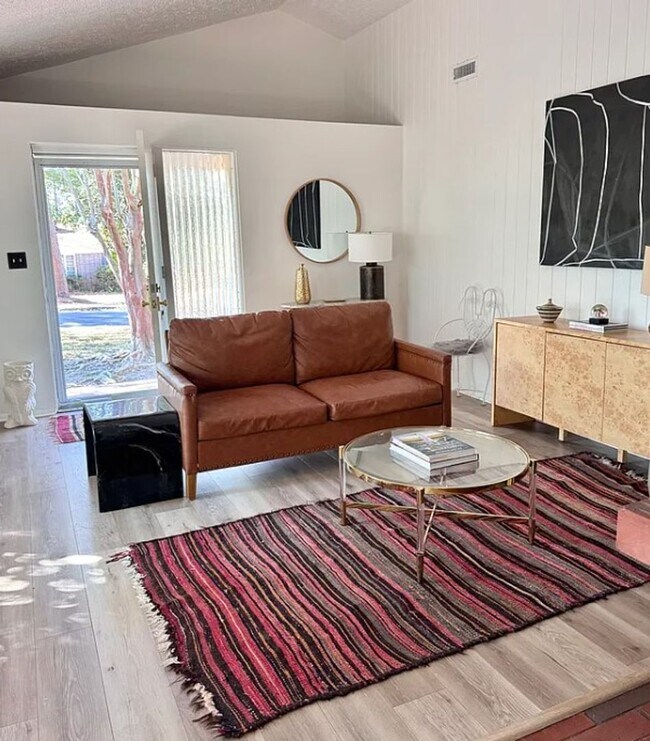 Building Photo - 1026 Clark Rd SW