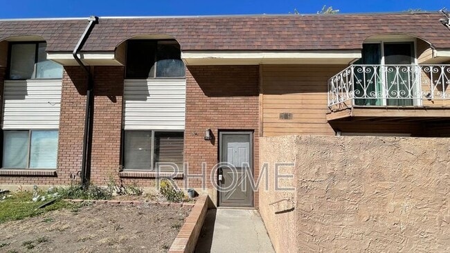 Foto del edificio - 1420 Lancelot Dr