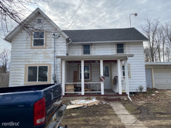 Building Photo - 4 br, 1 bath House - 737 Second ave