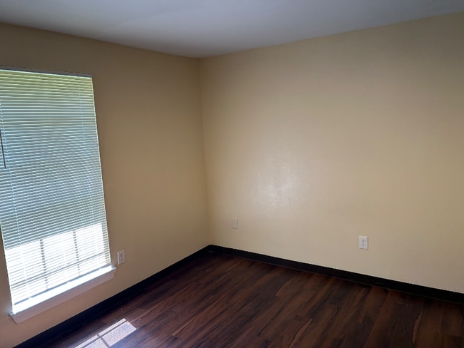 Foto del edificio - 2201 Fairchild St