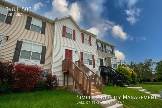 Building Photo - BEAUTIFUL 3-BD 3-BA Townhouse!