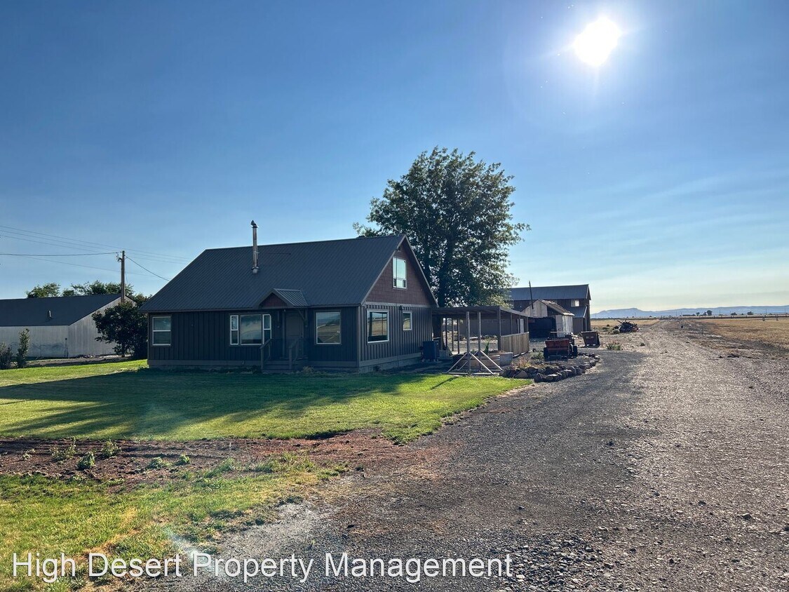 2 br, 1 bath House 7787 NW Boise DR House Rental in Madras, OR