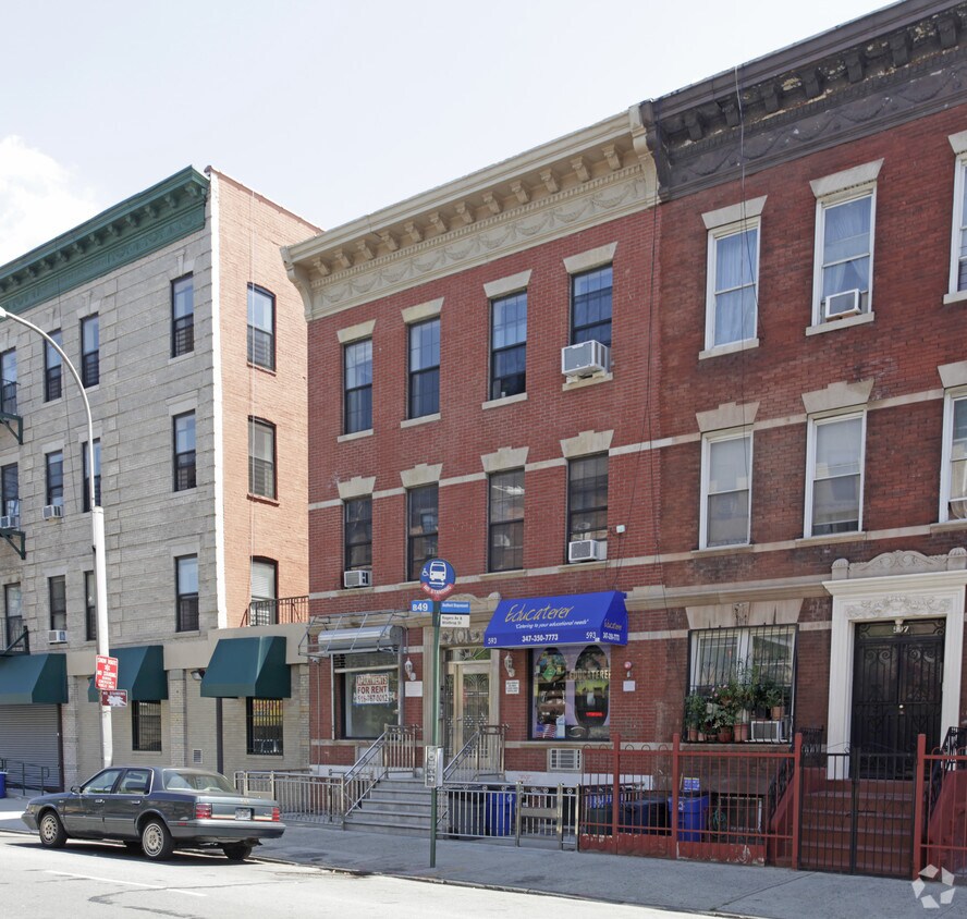 Primary Photo - 593 Rogers Ave