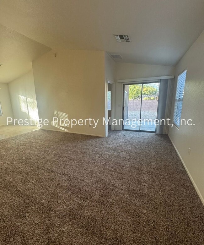 Building Photo - This 4/2 Vail home is what you've been looking for!!