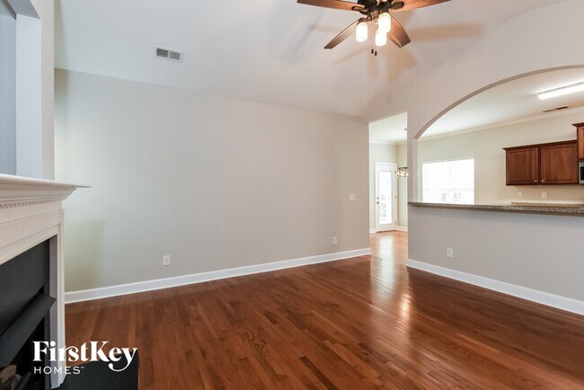 Building Photo - 105 Cessna Dr