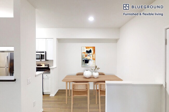 Building Photo - 7904 Fall Creek Rd