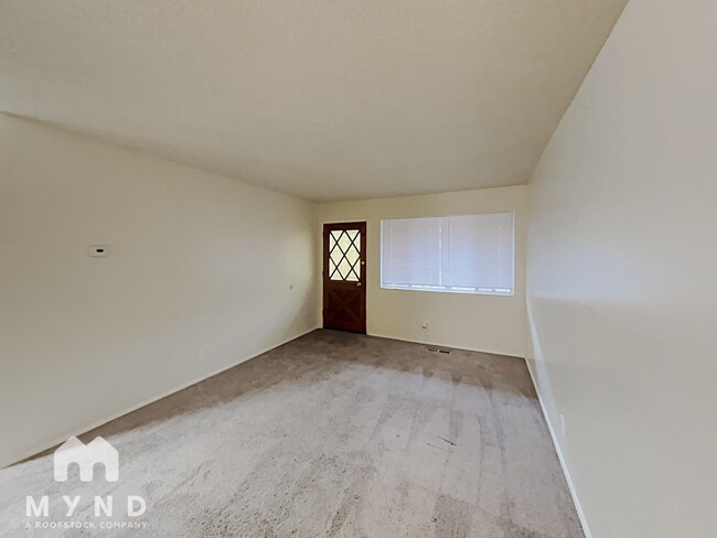 Foto del edificio - 229 Claremont St