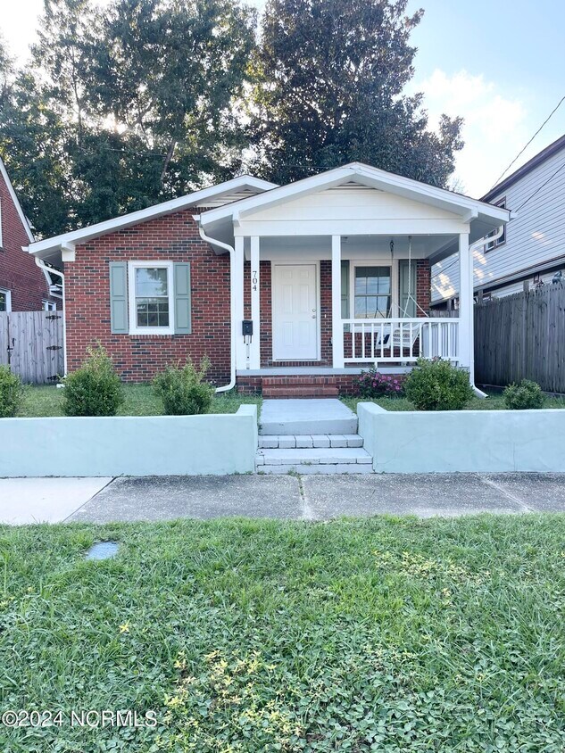Primary Photo - 704 S 15th St