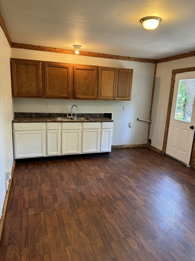 Building Photo - 2905 SE Carnahan Pl