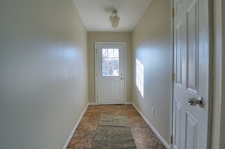 Building Photo - 2136 Knotty Pine