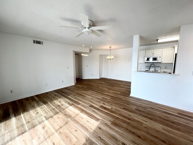 Foto del edificio - 8791 Chandler Dr