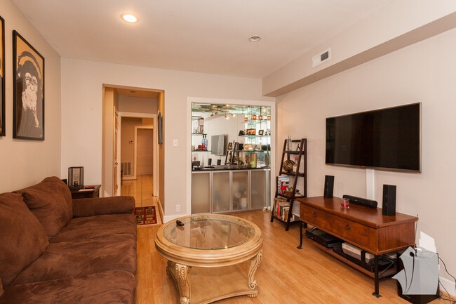 Building Photo - 1524 N Artesian Ave