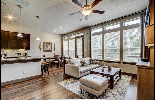 Building Photo - 42 Aventura Pl