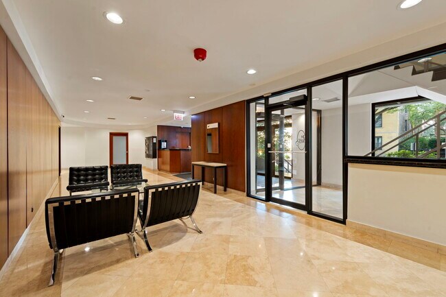 Foto del edificio - 1221 N Dearborn St