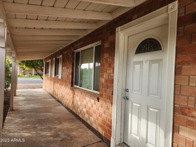 Foto del edificio - 7240 E Oak St