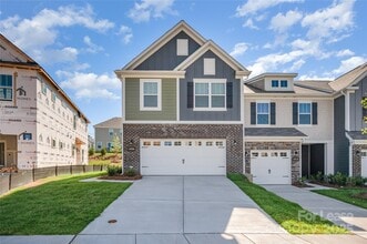 Building Photo - 3220 Lilac Grove Dr