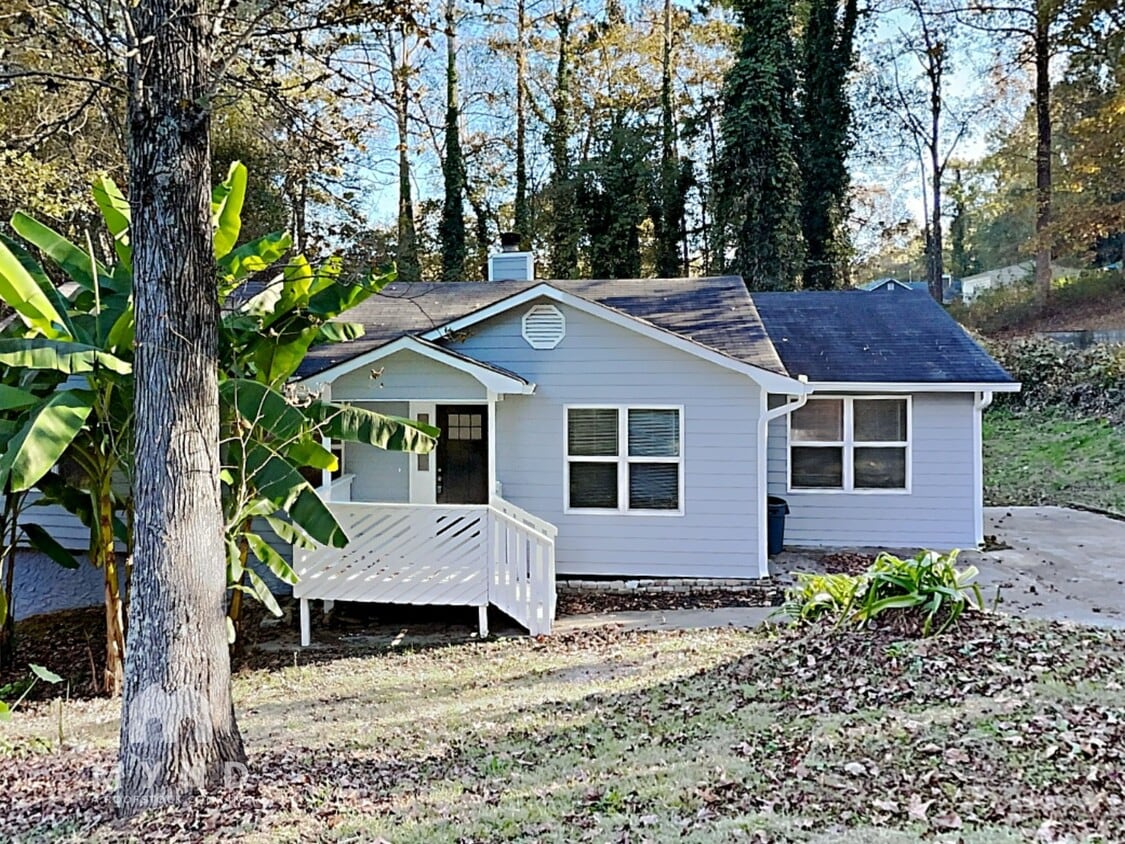 Primary Photo - 184 Oakland Blvd