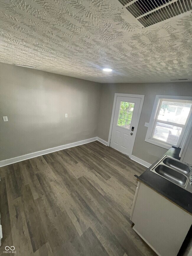 Foto del edificio - 2932 N Dearborn St